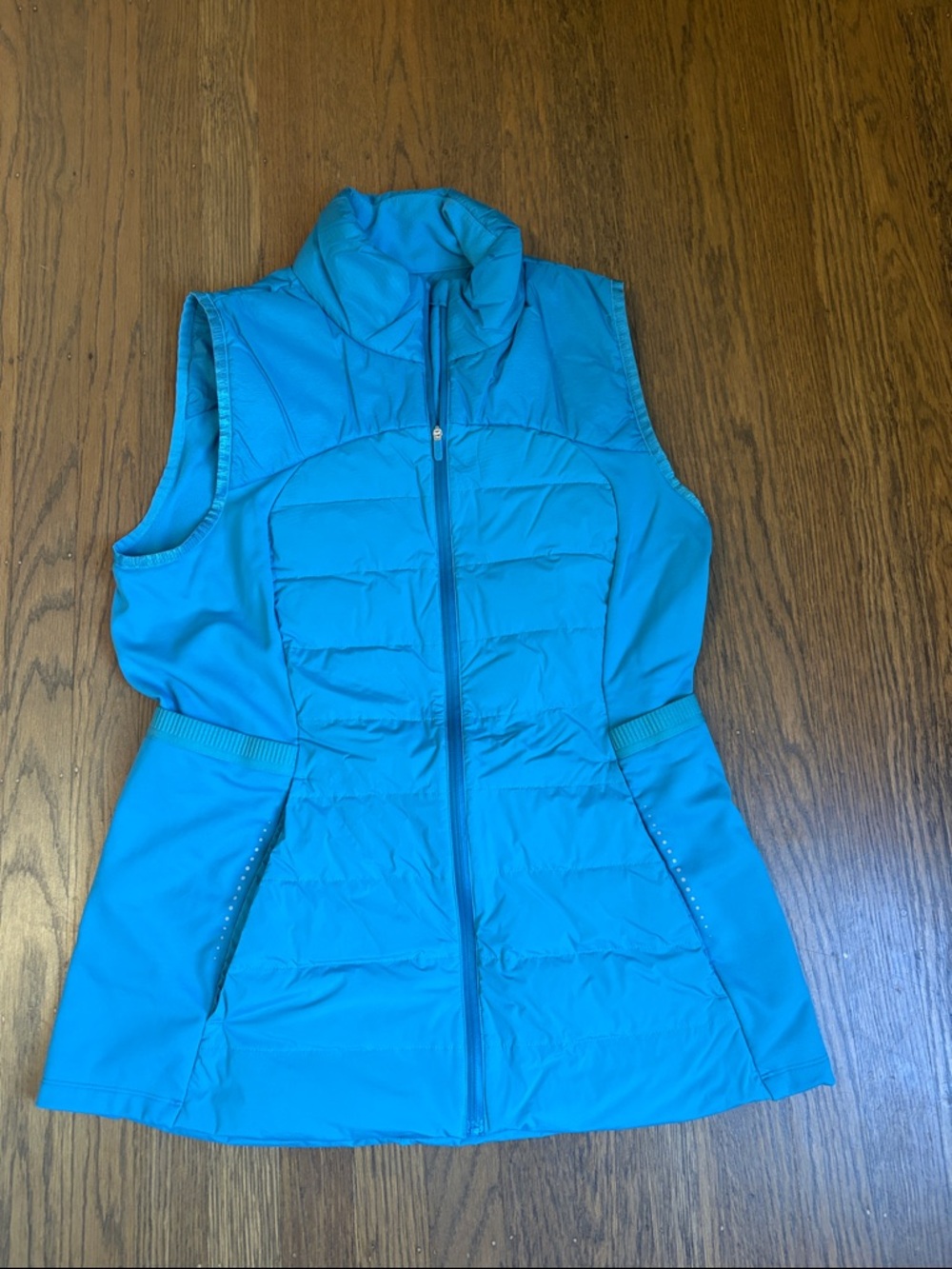Lululemon athletica down for it all vest in size 12